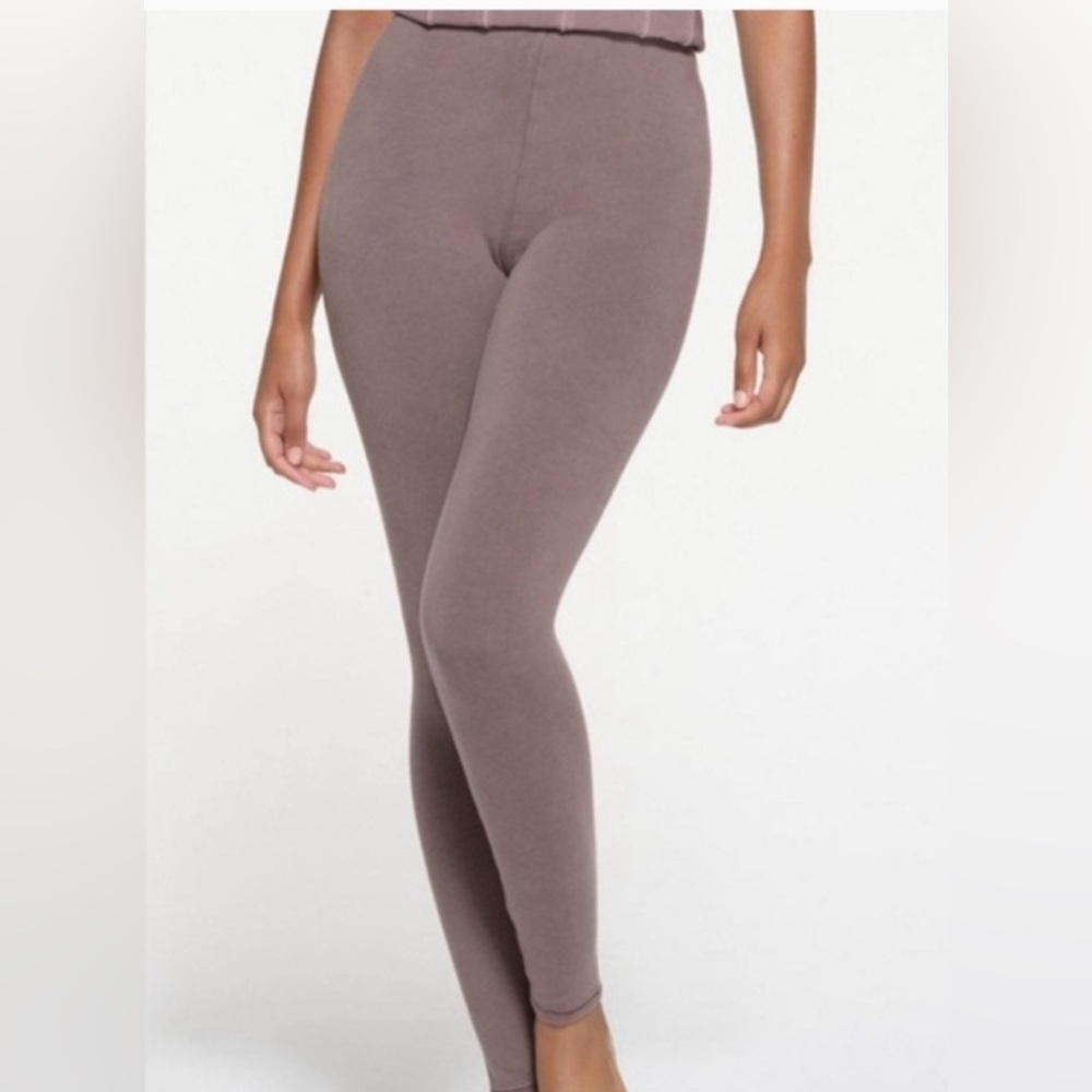 SKIMS Mauve Gray Sculpting Leggings